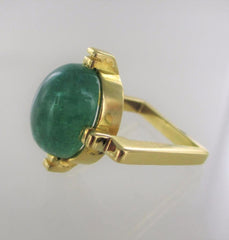 18KT YELLOW GOLD CABOCHON EMERALD RING