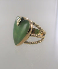 14KT YELLOW GOLD WOMAN'S HEART GREEN JADE VALENTINE RING SIZE 5.5