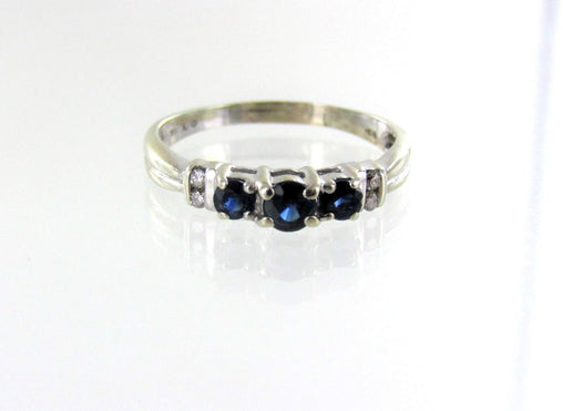 10KT WHITE GOLD DIAMOND AND SAPPHIRE RING BAND SIZE 9.5