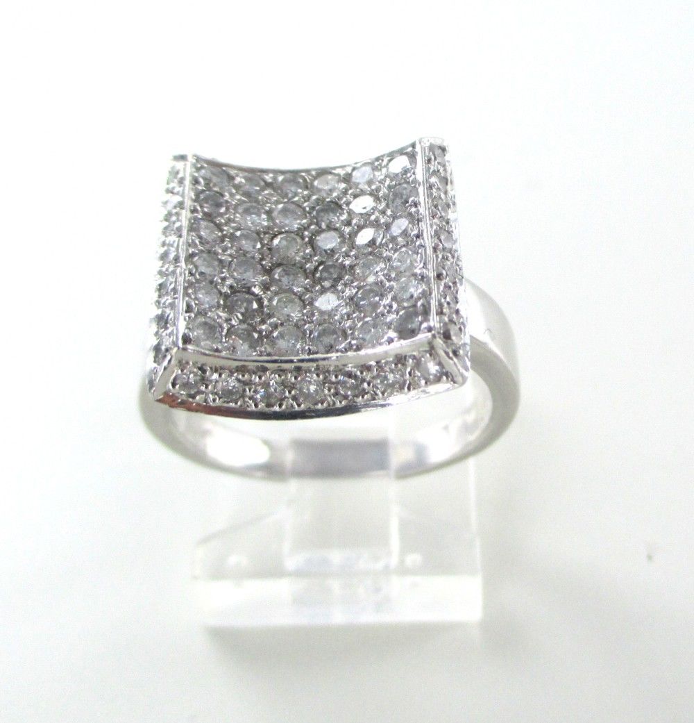 18KT WHITE GOLD DIAMOND RING 1.00 ATW SQUARE COCKTAIL BAND