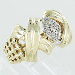 LADIES 14KT GOLD DIAMOND & KISSES DESIGN RING SIZE 8